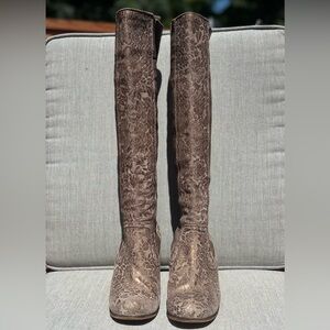 RARE HARD TO FIND Tuleh Knee High Floral Embossed Italian Made Boots Size 10M